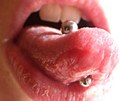 Zungenpiercing | Tattoo & Piercing