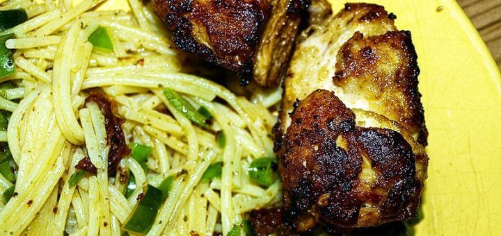 Hühneroberkeulen mit Bärlauch-Spaghetti | Rezept