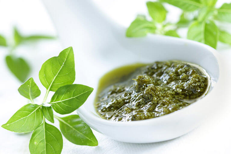 Basilikumpesto (Pesto alla Genovese) | Rezept » gesund.co.at