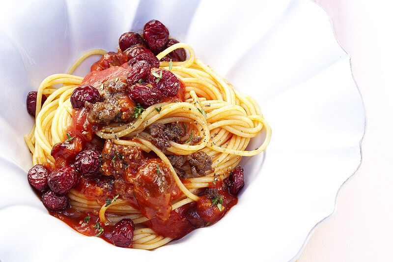 Spaghetti alla bolognese mit Cranberries | Rezept