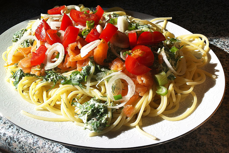 Spaghetti mit Lachs und Kräutern | Rezept