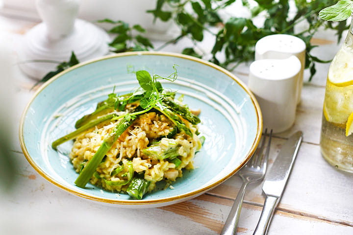 Spargelrisotto mit Grünspargel
