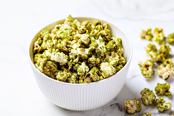 Grüne Matcha-Popcorn | Rezept