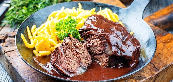 Ochsenbackerl in Rotweinsauce mit Spätzle | Rezept