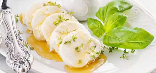 Ziegenkäserolle mit Honig und Kresse | Rezept