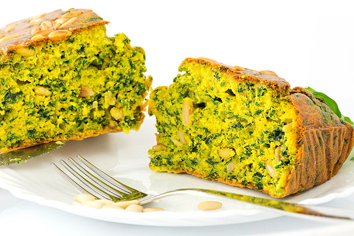 Pikanter Spinatkuchen mit Pinienkernen | Rezept